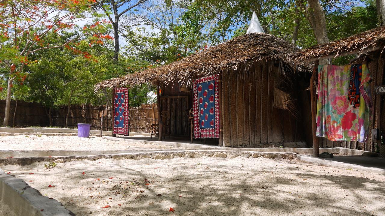 Soul Breeze Backpackers Diani Hostel Diani Beach Buitenkant foto