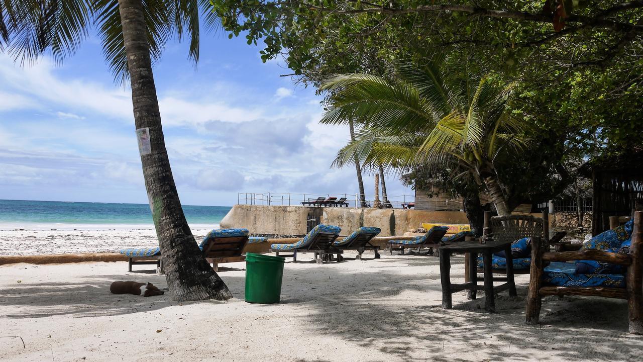 Soul Breeze Backpackers Diani Hostel Diani Beach Buitenkant foto