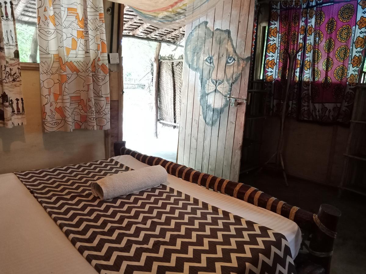Soul Breeze Backpackers Diani Hostel Diani Beach Buitenkant foto