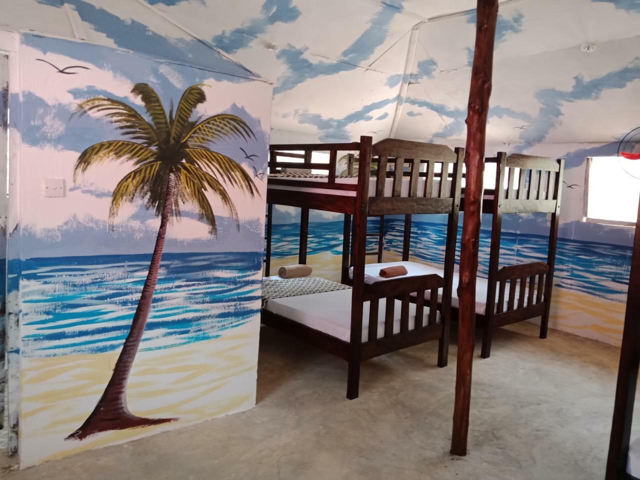 Soul Breeze Backpackers Diani Hostel Diani Beach Buitenkant foto