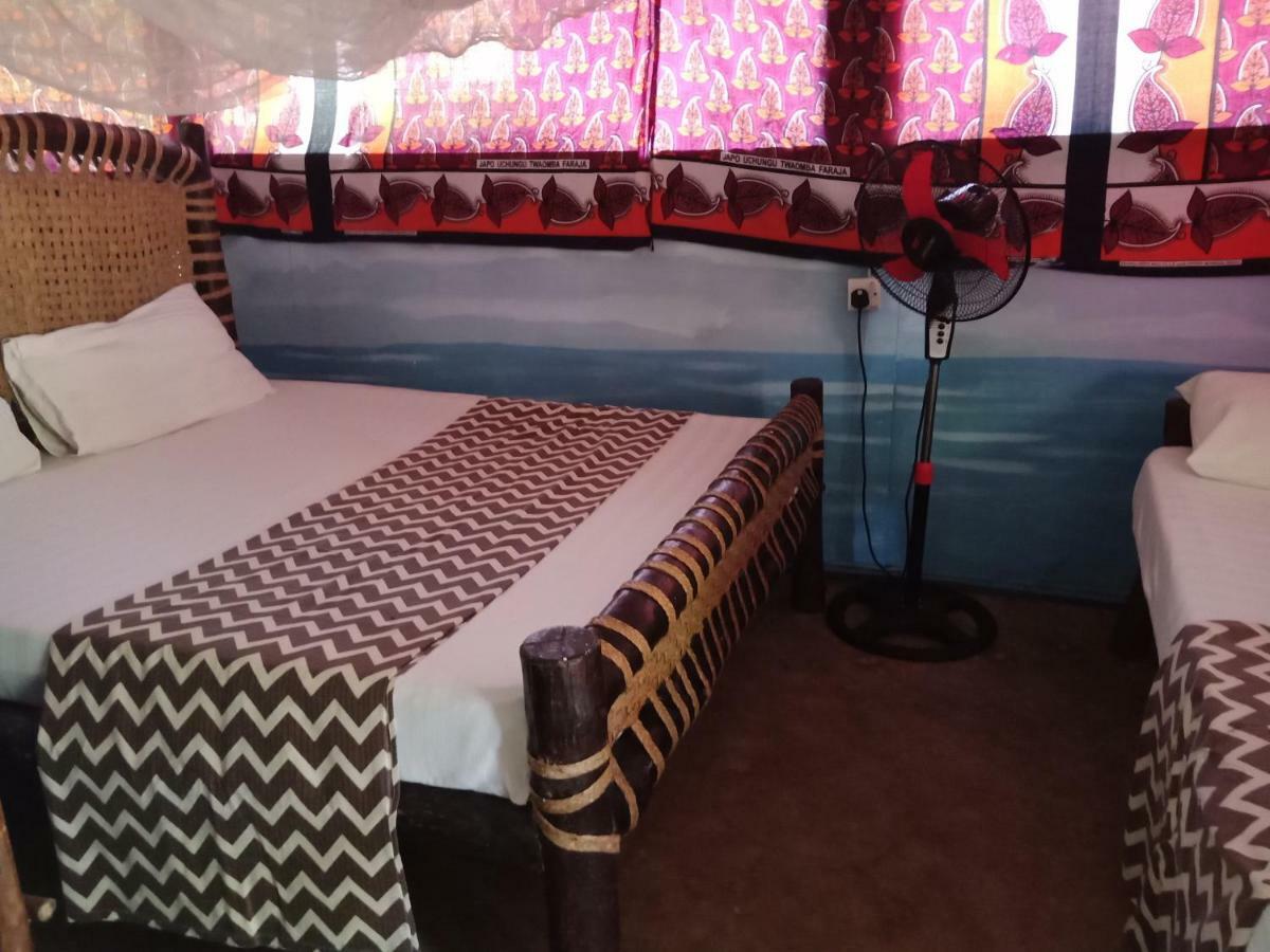 Soul Breeze Backpackers Diani Hostel Diani Beach Buitenkant foto